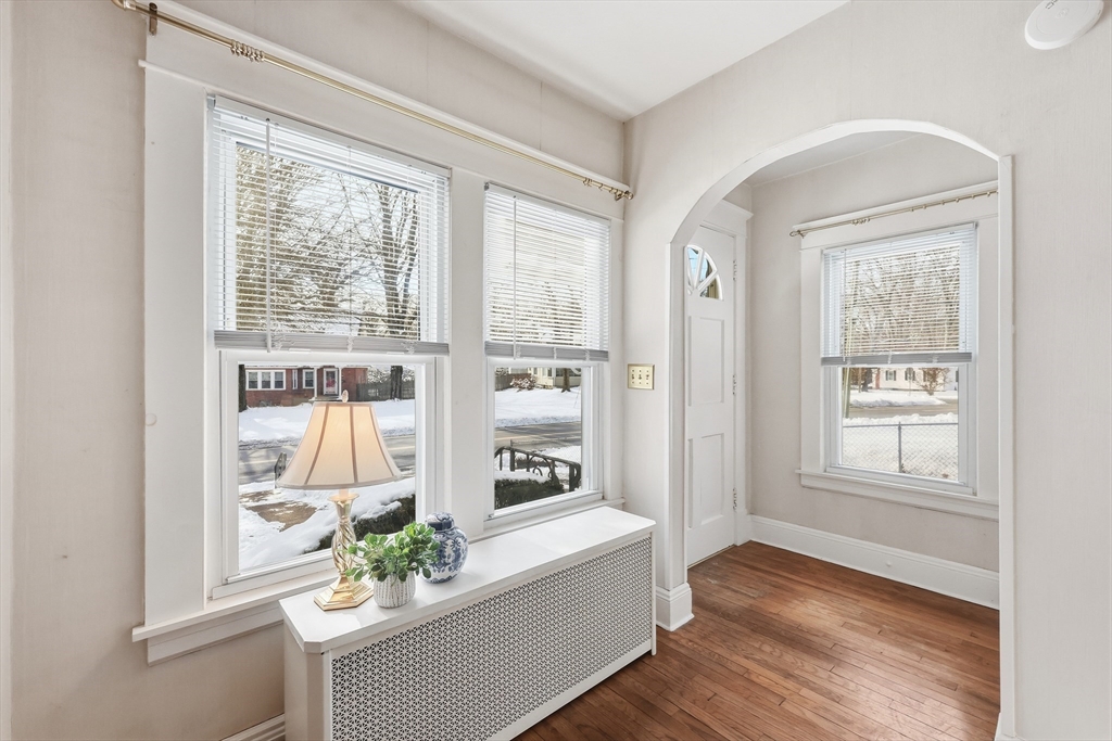 115 Tiffany Street Springfield, MA 01108 - Photo 2 of 32