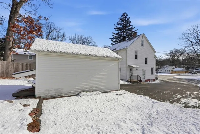 $249,900 | 115 Tiffany Street, Springfield, MA 01108