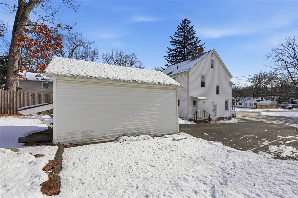 115 Tiffany Street Springfield, MA 01108 - Photo 28 of 32