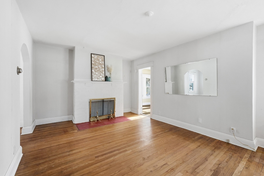 115 Tiffany Street Springfield, MA 01108 - Photo 5 of 32