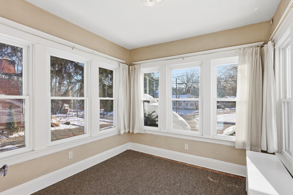 115 Tiffany Street Springfield, MA 01108 - Photo 7 of 32