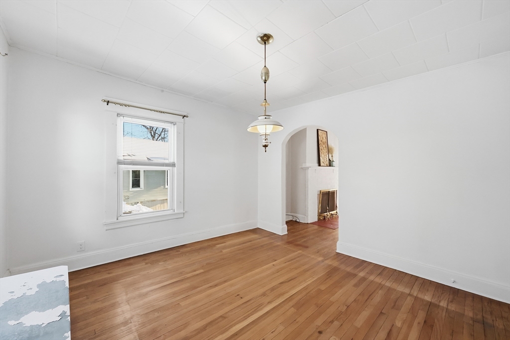 115 Tiffany Street Springfield, MA 01108 - Photo 8 of 32