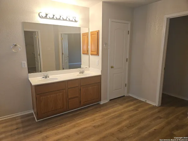 $1,900 | 10602 Fairlong Trail, San Antonio, TX 78254