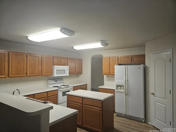 $1,900 | 10602 Fairlong Trail, San Antonio, TX 78254