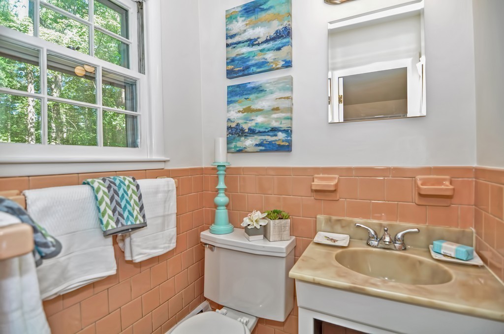 22 Burlington Road Bedford, MA 01730 - Photo 11 of 30 Gallery Image 11