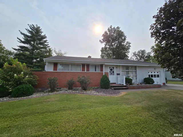 $125,000 | 10 Park Lane, Centralia, IL 62801