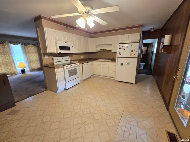 $125,000 | 10 Park Lane, Centralia, IL 62801