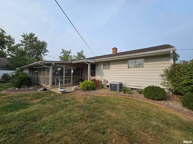 $125,000 | 10 Park Lane, Centralia, IL 62801