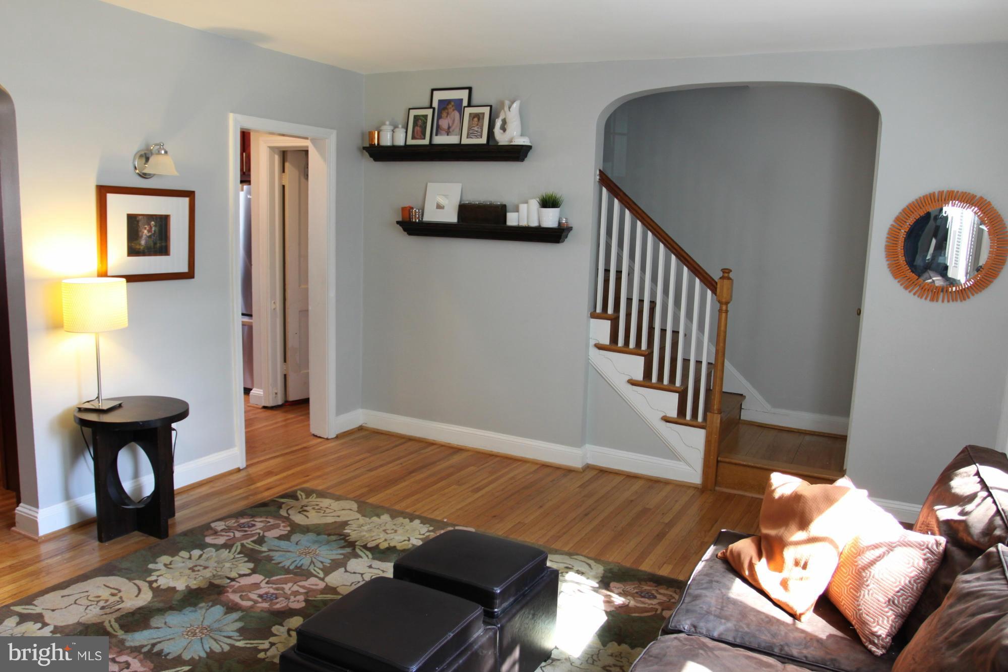 98 Murdock Road Baltimore, MD 21212 - Photo 11 of 19 Living Room