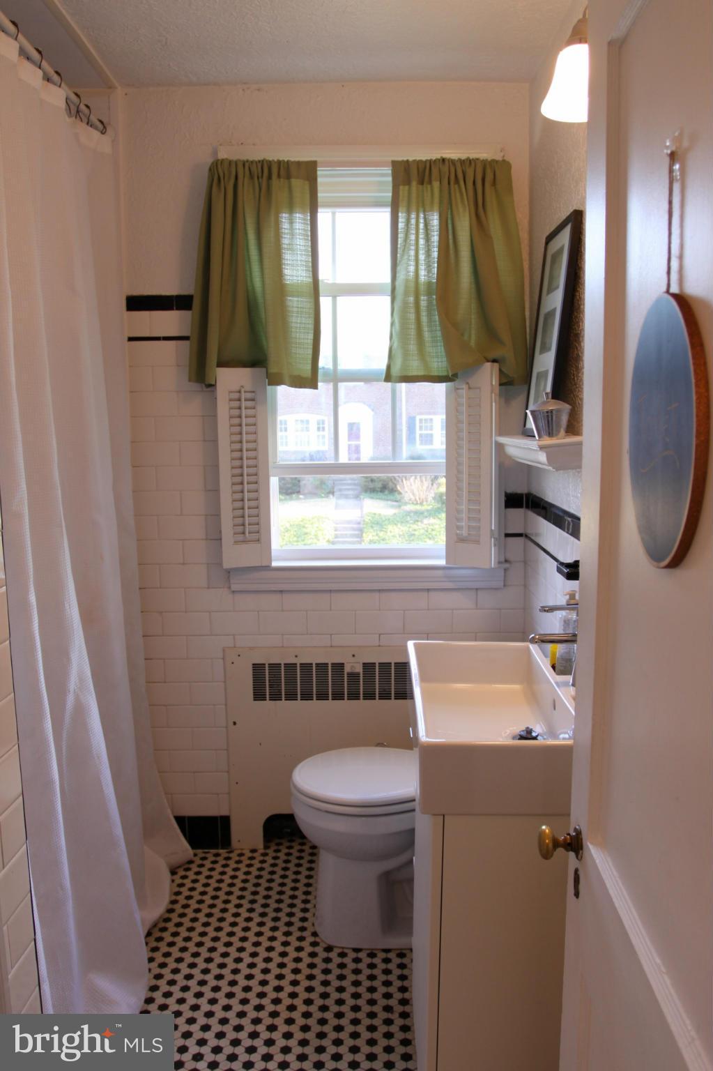 98 Murdock Road Baltimore, MD 21212 - Photo 18 of 19 Bath