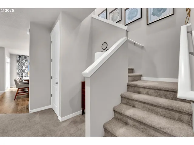 a view of entryway and hall