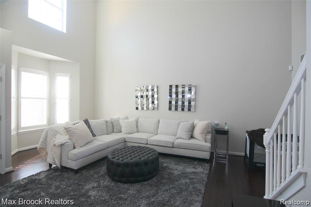 41582 Mitchell Road, Unit 161 Novi, MI 48377 - Photo 2 of 15 Great Room w/Natua Lighting
