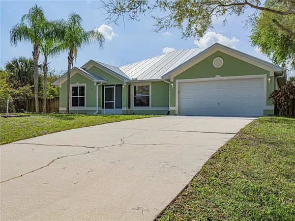 $3,200 | 865 Beard Avenue, Sebastian, FL 32958