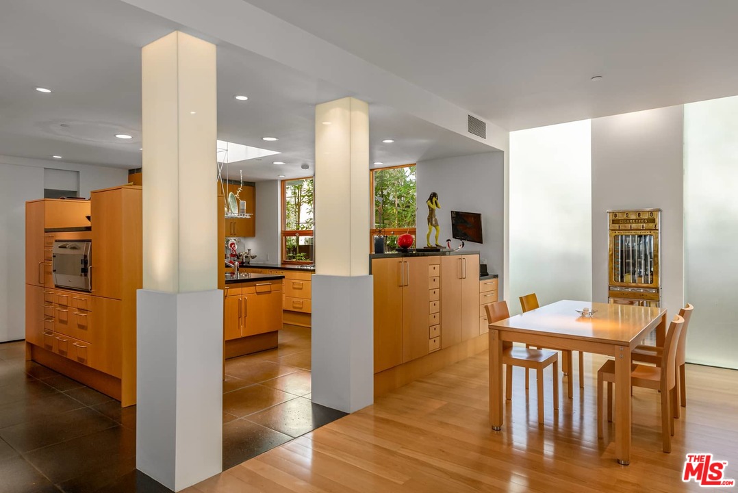 2238 Stradella Road Los Angeles, CA 90077 - Photo 18 of 54