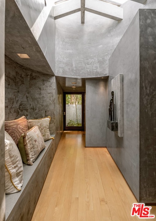 2238 Stradella Road Los Angeles, CA 90077 - Photo 23 of 54 a spacious bathroom with a bathtub and shower