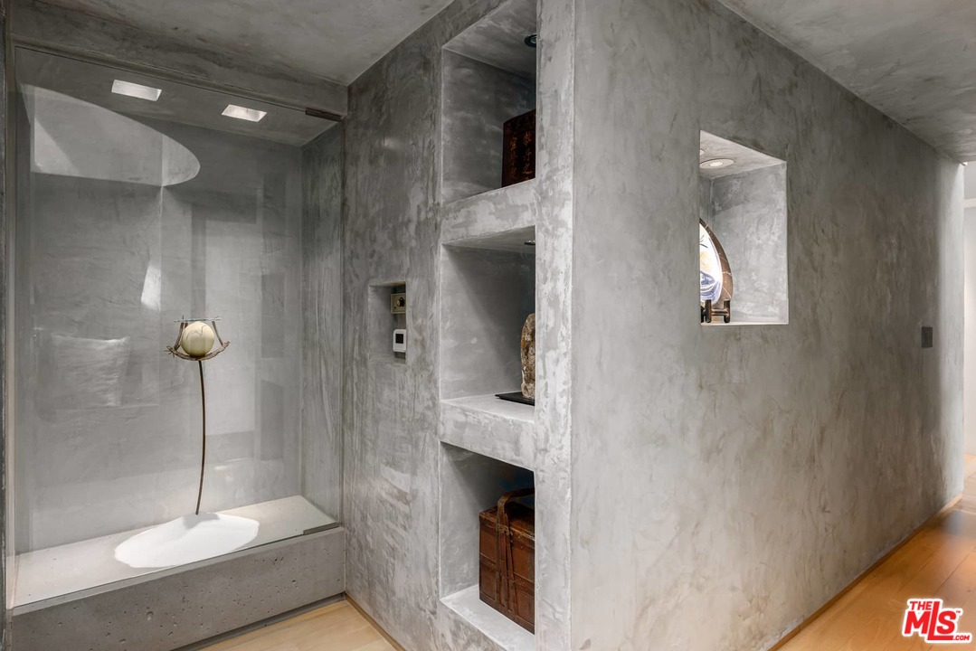 2238 Stradella Road Los Angeles, CA 90077 - Photo 24 of 54 a bathroom with a shower