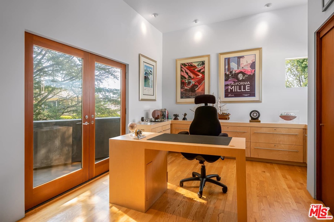 2238 Stradella Road Los Angeles, CA 90077 - Photo 44 of 54