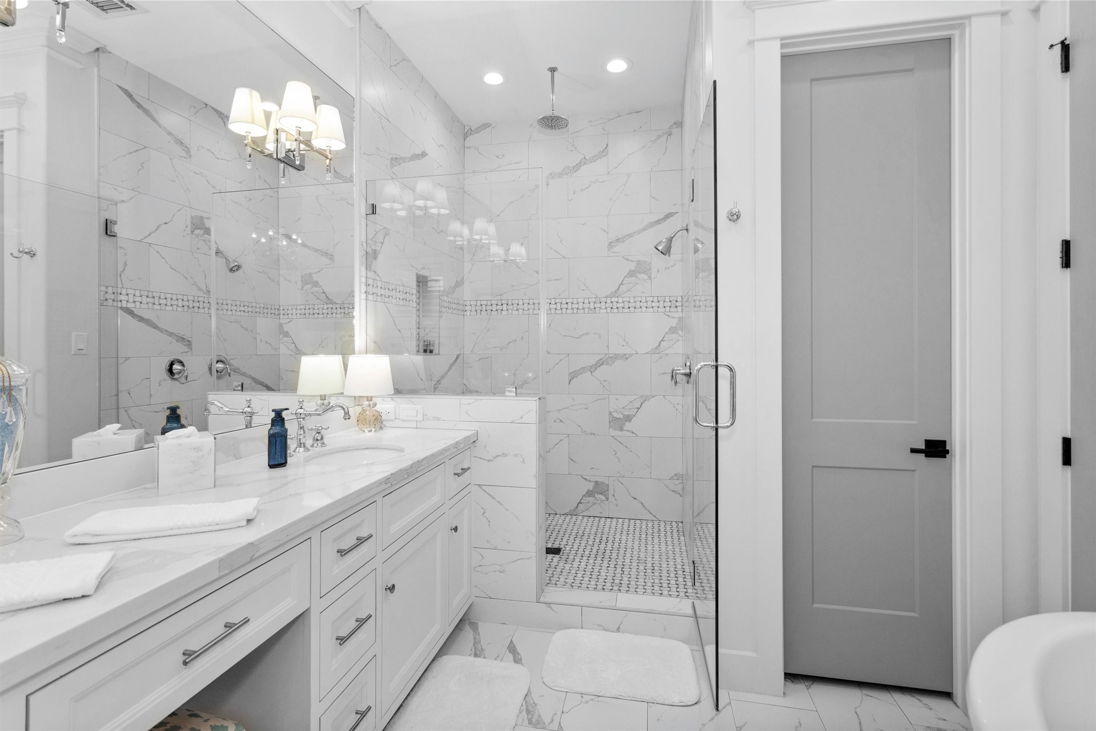 1202 Walton Street Houston, TX 77009 - Photo 16 of 32 Primary bath featuring large walk-in shower