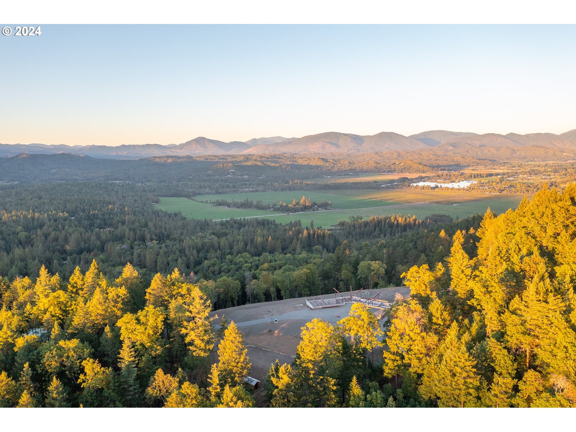 700 Weekly Drive Grants Pass, OR 97527 - Photo 6 of 11