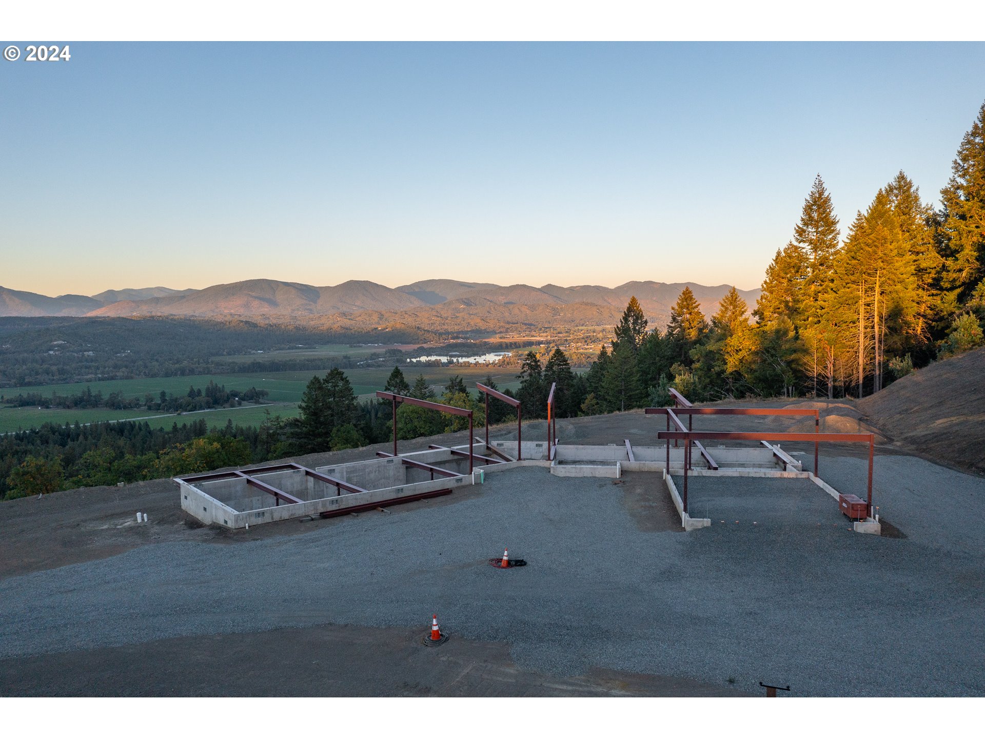 700 Weekly Drive Grants Pass, OR 97527 - Photo 9 of 11