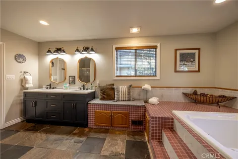 $869,000 | 852 Cameron Drive, Big Bear Lake, CA 92315