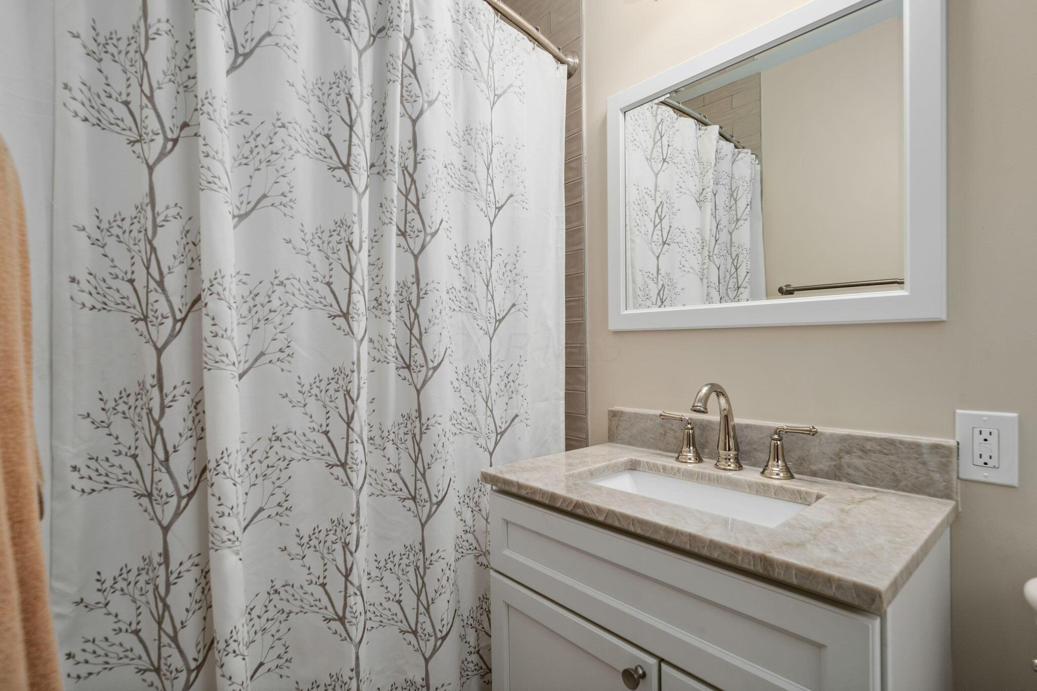 375 Home Road Delaware, OH 43015 - Photo 47 of 97 Full Bathroom 2