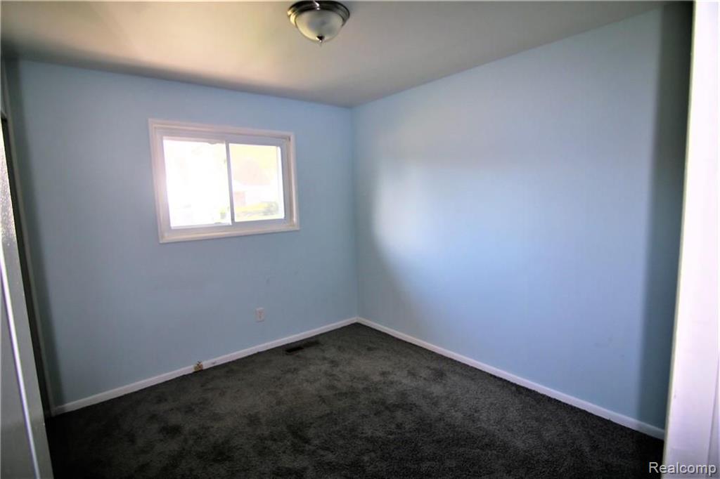 26180 Colgate Street Inkster, MI 48141 - Photo 15 of 17