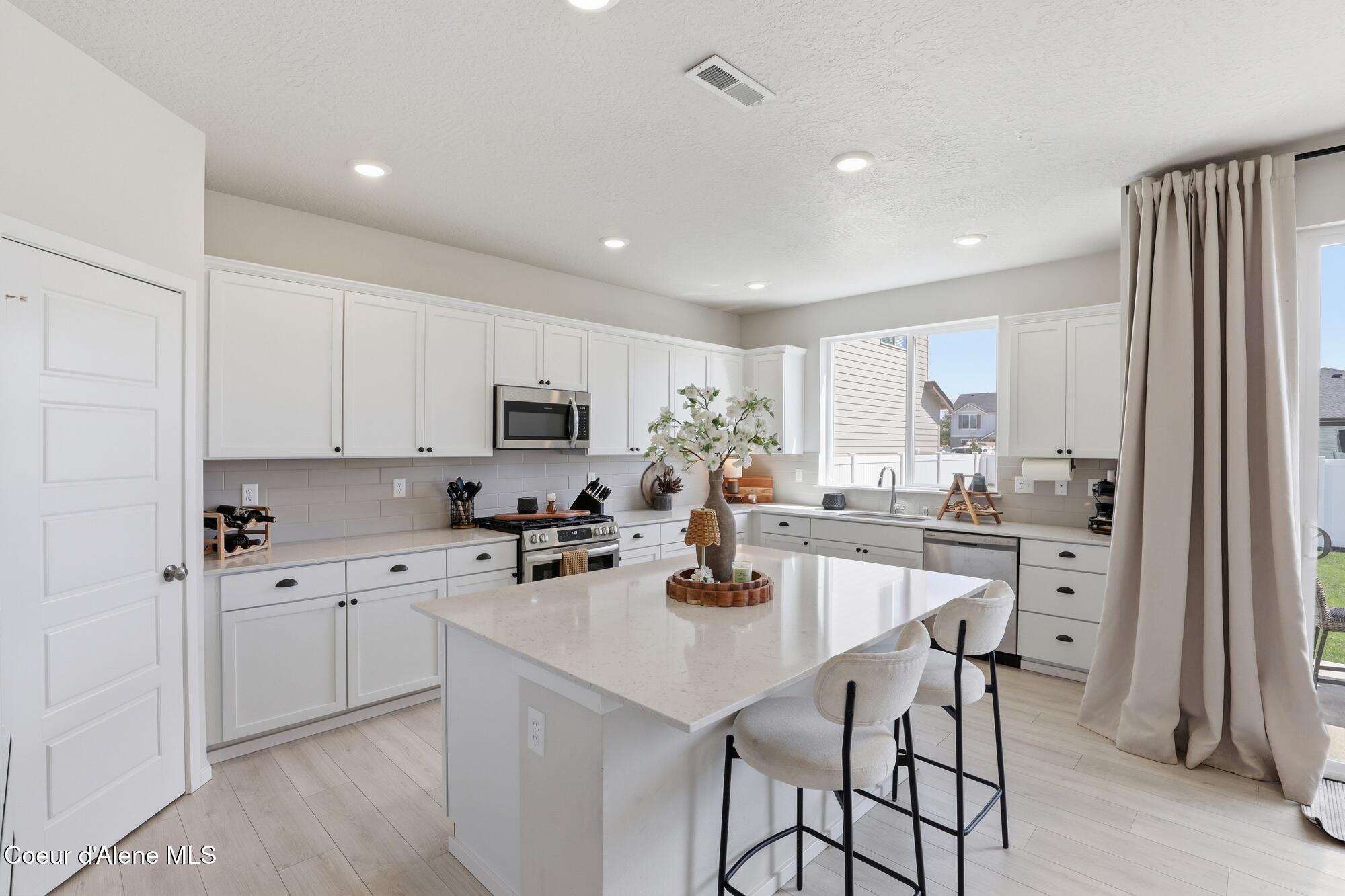 3146 North Coco Street Post Falls, ID 83854 - Photo 9 of 48 Kitchen