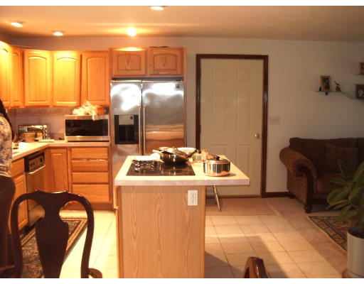 9 Kimball Road Auburn, MA 01501 - Photo 2 of 15 Gallery Image 2