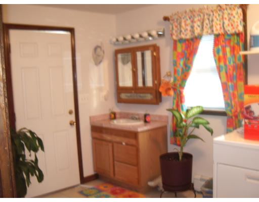 9 Kimball Road Auburn, MA 01501 - Photo 6 of 15 Gallery Image 6