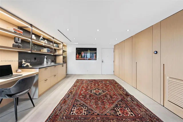 $3,490,000 | 2301 Collins Avenue, Unit 1004, Miami Beach, FL 33139