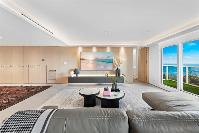 $3,490,000 | 2301 Collins Avenue, Unit 1004, Miami Beach, FL 33139