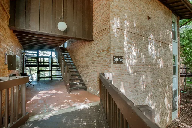 $210,000 | 5509 East Lake Drive, Unit C, Lisle, IL 60532