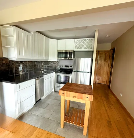 $210,000 | 5509 East Lake Drive, Unit C, Lisle, IL 60532