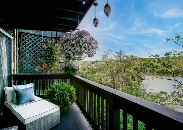 $210,000 | 5509 East Lake Drive, Unit C, Lisle, IL 60532