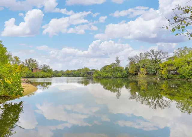 $210,000 | 5509 East Lake Drive, Unit C, Lisle, IL 60532