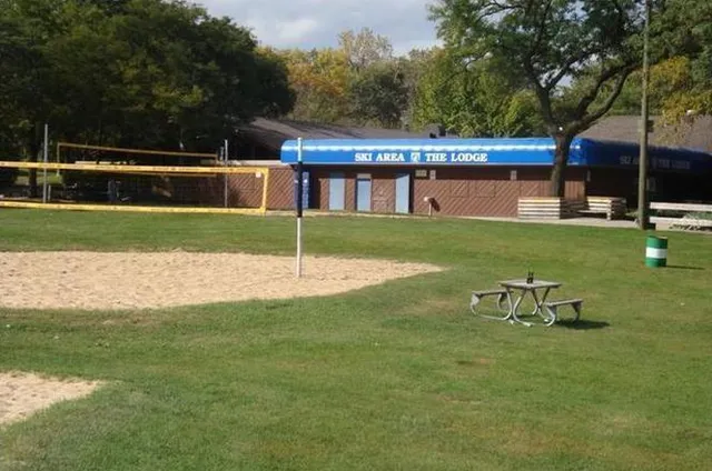 $210,000 | 5509 East Lake Drive, Unit C, Lisle, IL 60532