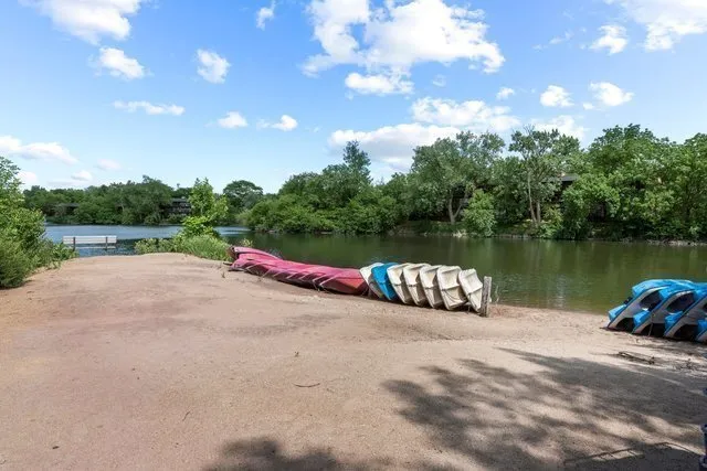 $210,000 | 5509 East Lake Drive, Unit C, Lisle, IL 60532