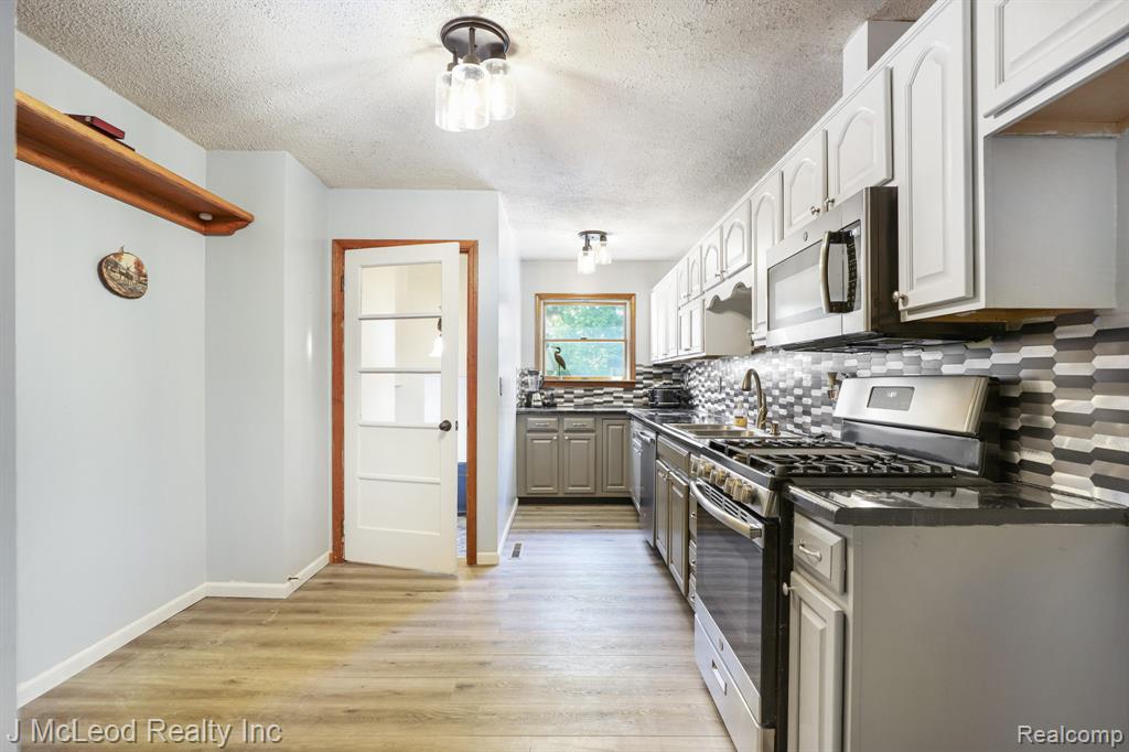 69 West Snover Road Mayville, MI 48744 - Photo 12 of 46 Gallery Image 12