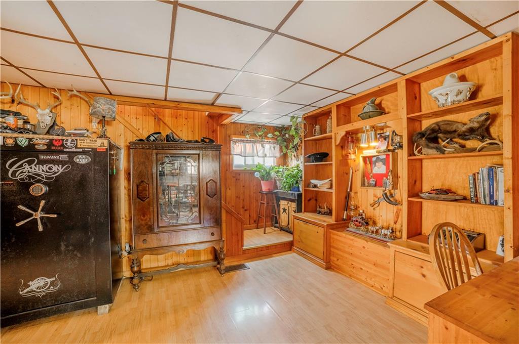 27 Locust Street Alverda, PA 15710 - Photo 5 of 24