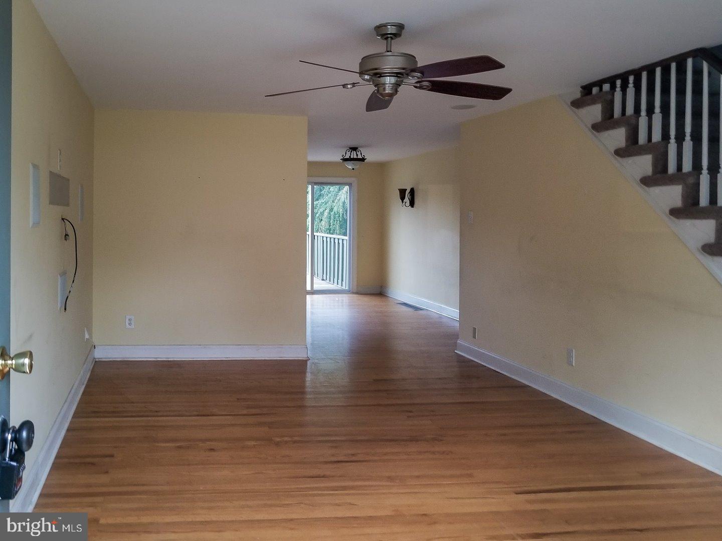 5347 Delmar Road Clifton Heights, PA 19018 - Photo 4 of 20 Living Room