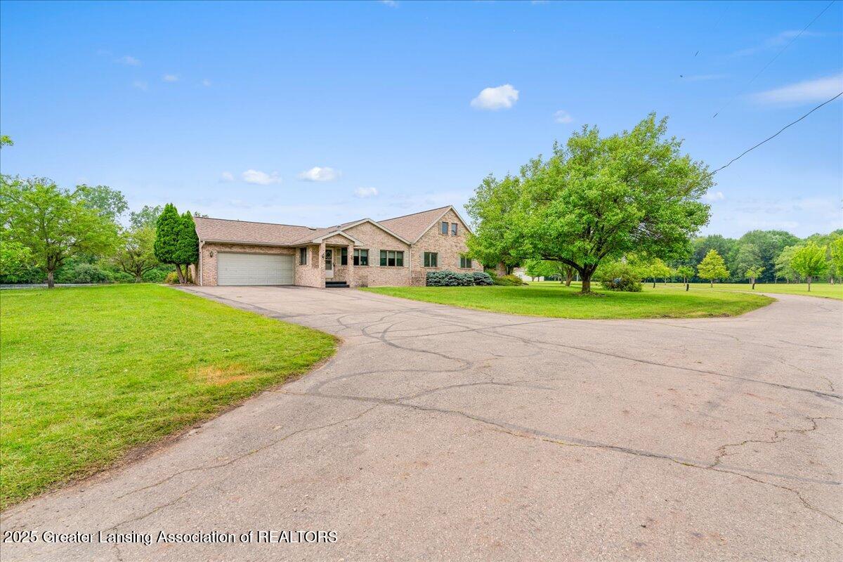 4240 Dell Road Lansing, MI 48911 - Photo 7 of 90 09-Media Jett - 77