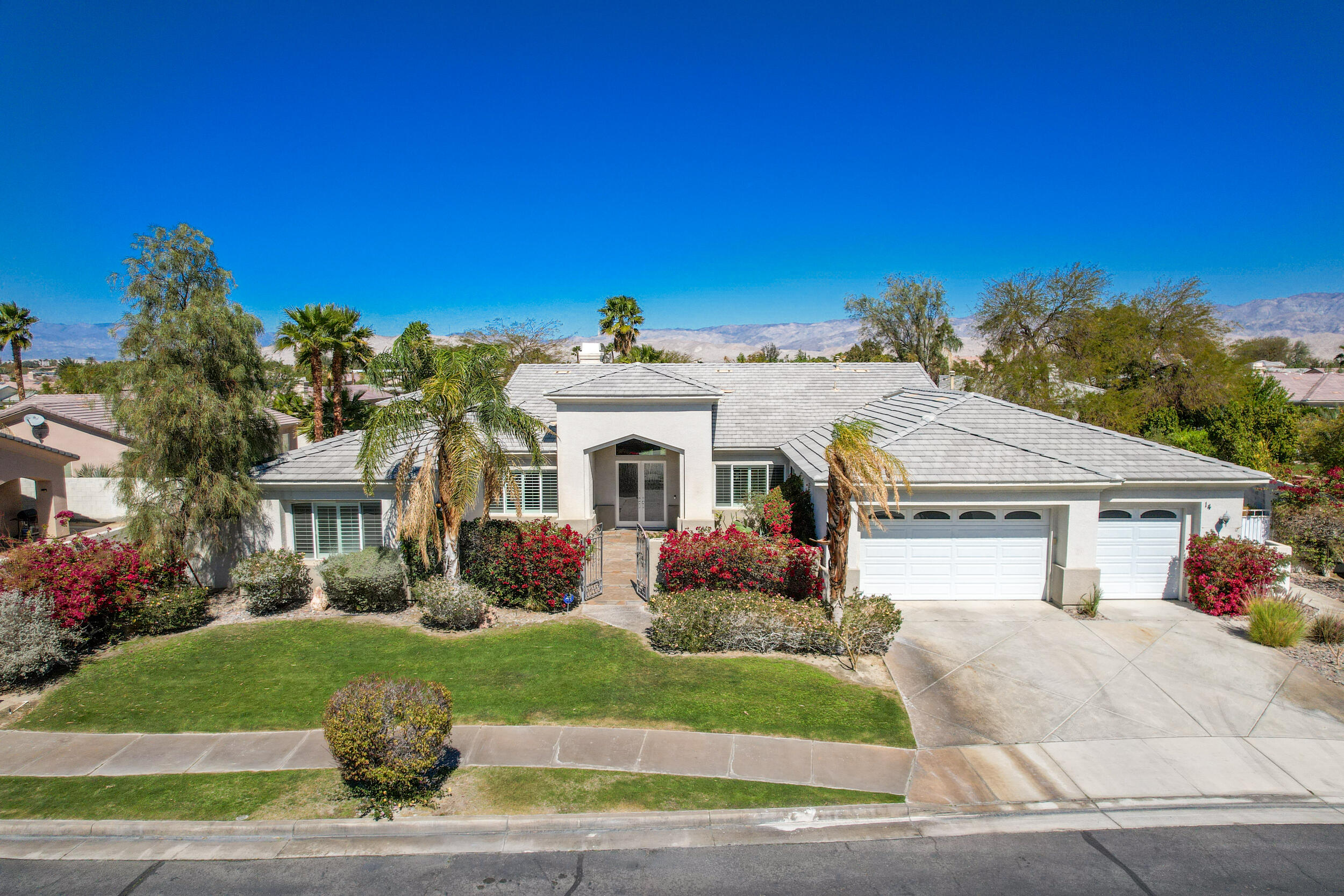 14 Marseilles Road Rancho Mirage, CA 92270 - Photo 1 of 39 Front of House