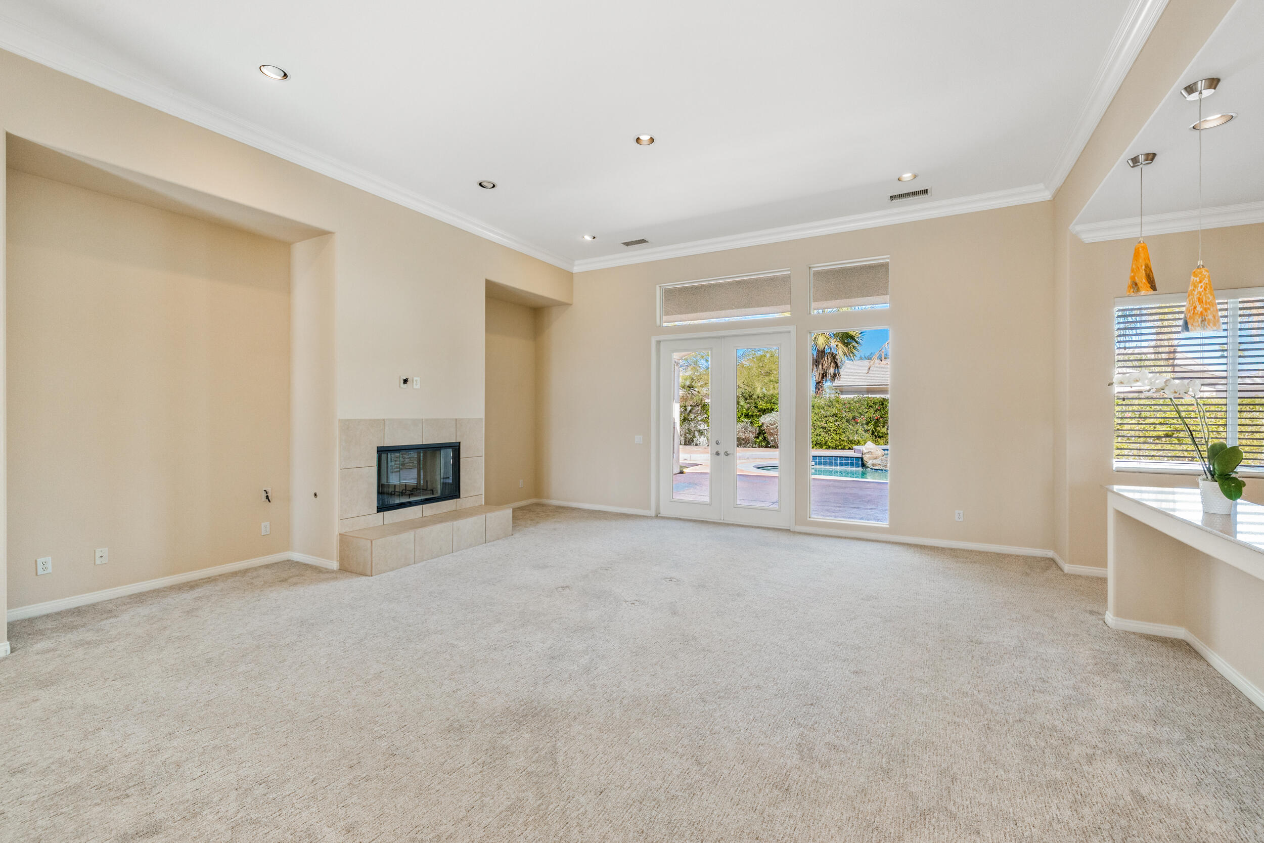 14 Marseilles Road Rancho Mirage, CA 92270 - Photo 8 of 39 Living Room