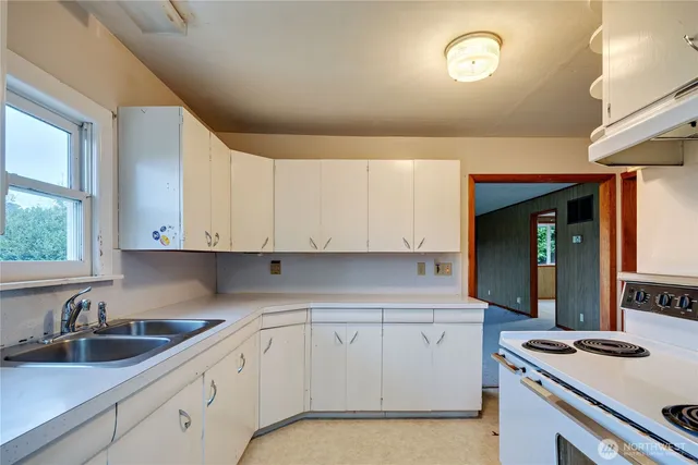 $425,000 | 2703 Anderson Hill Road Southwest, Port Orchard, WA 98367