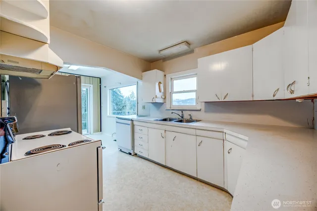 $425,000 | 2703 Anderson Hill Road Southwest, Port Orchard, WA 98367