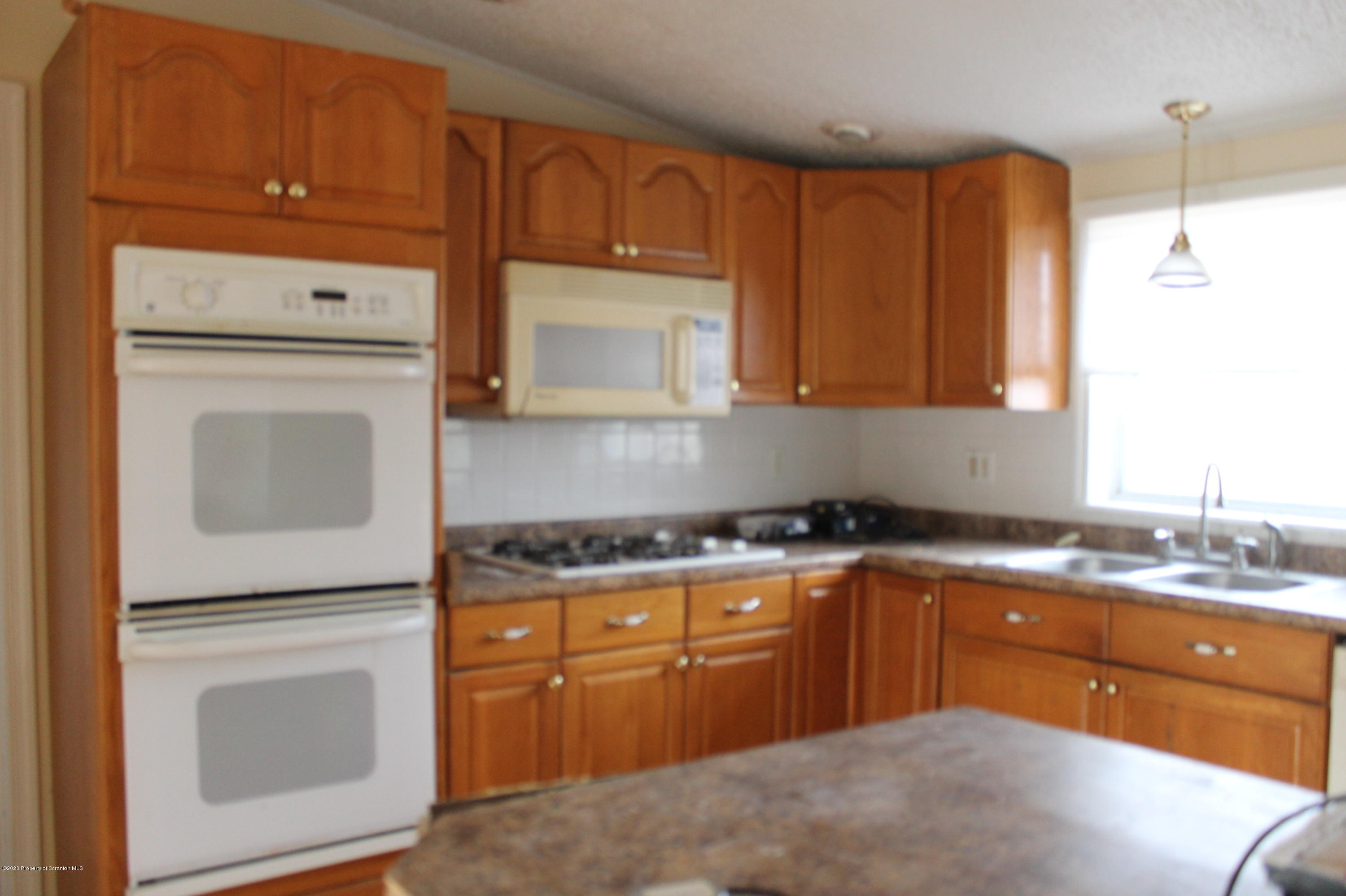 439 Cemetery Road Lake Ariel, PA 18436 - Photo 9 of 13 Kitchen