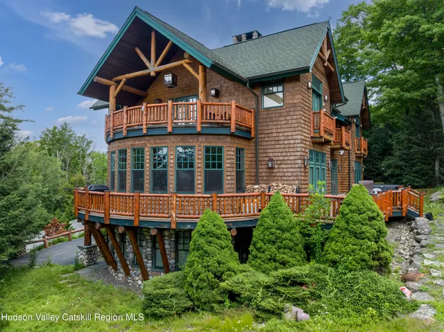 $3,895,000 | 6 White Way, Windham, NY 12496