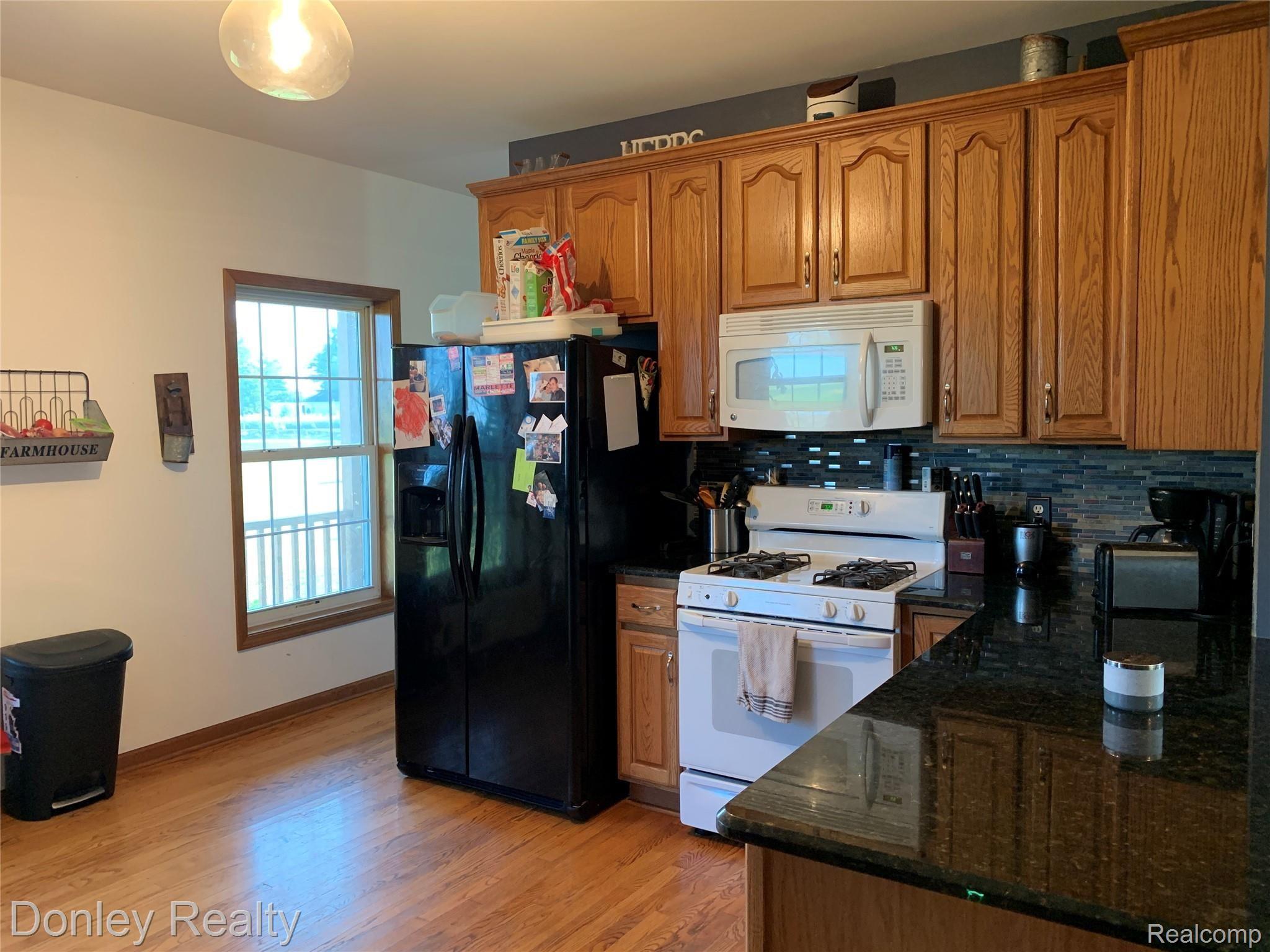 2550 Applegate Road Marlette, MI 48453 - Photo 10 of 34 IMG_7563.JPG