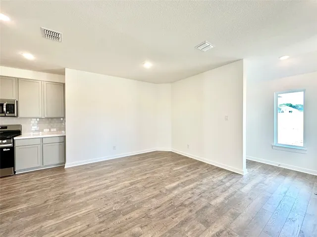 $349,990 | 120 Morgan Mdw Drive, Kyle, TX 78640